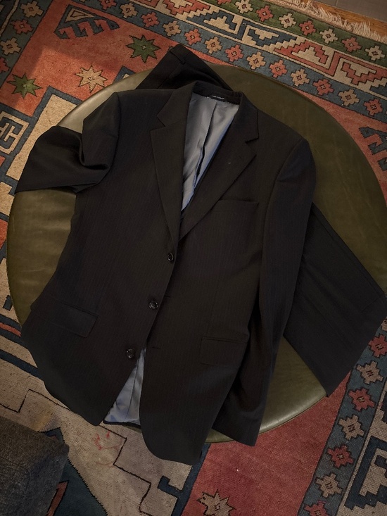 Hugo Boss 130s Suit - Picture 1 of 8